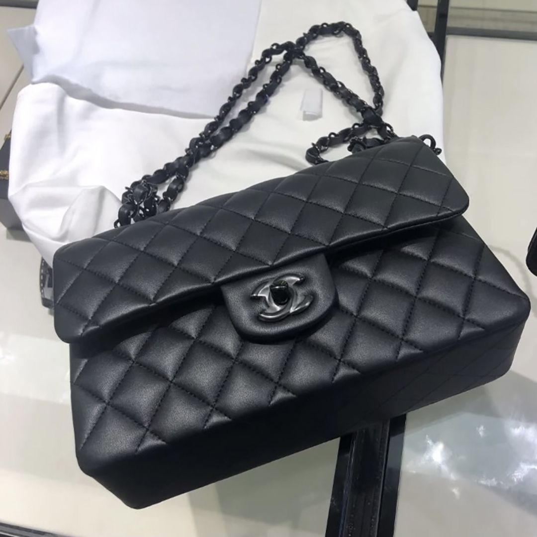 Chanel classic flap bag 19 cm✨🌹