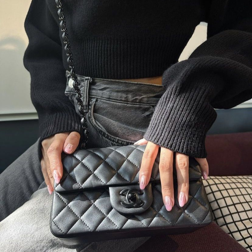 Chanel classic flap bag 19 cm✨🌹