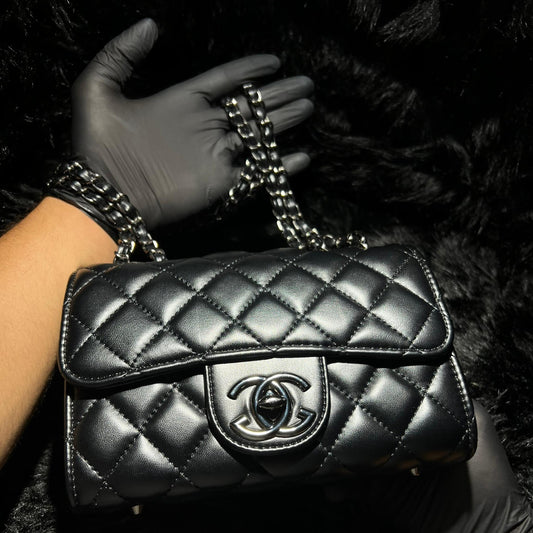 Chanel classic flap bag 19 cm✨🌹